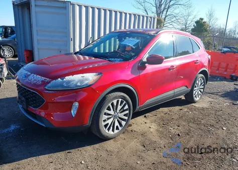 2022 Ford Escape Titanium z USA, uszkodzony, nr VIN 1FMCU9J91NUB25023